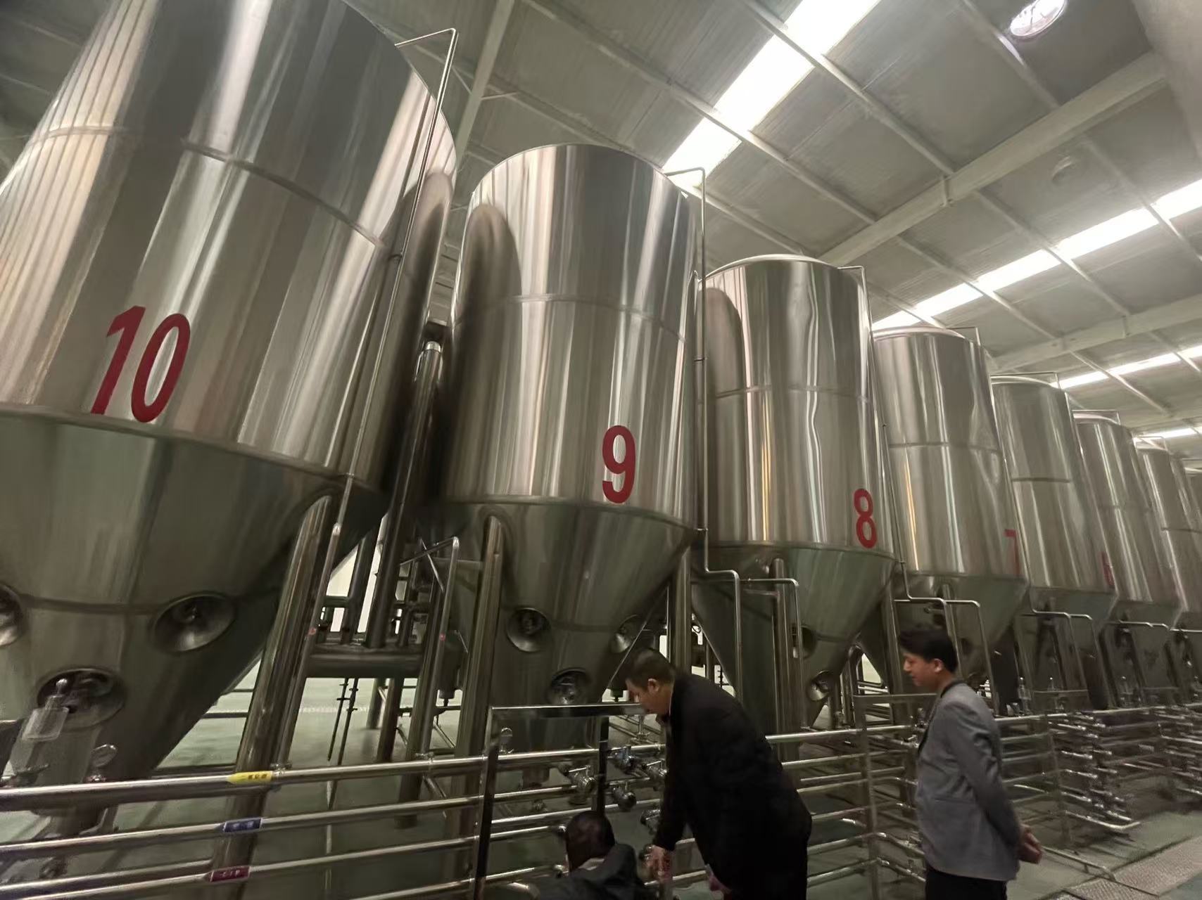 阜平精酿啤酒设备厂—平面布置、设备设计、制造、调试、培训等一条龙服务